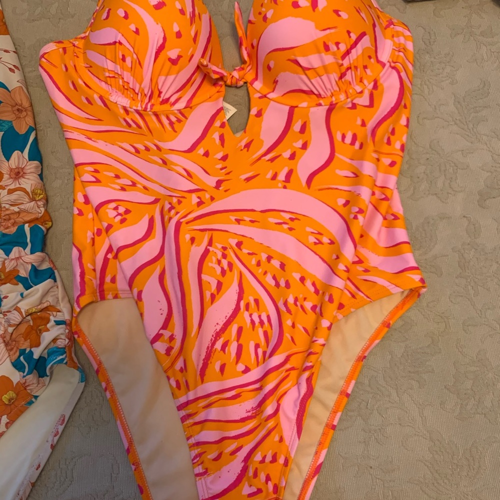 Cupshe Bathing Suits! Some New w Tags!